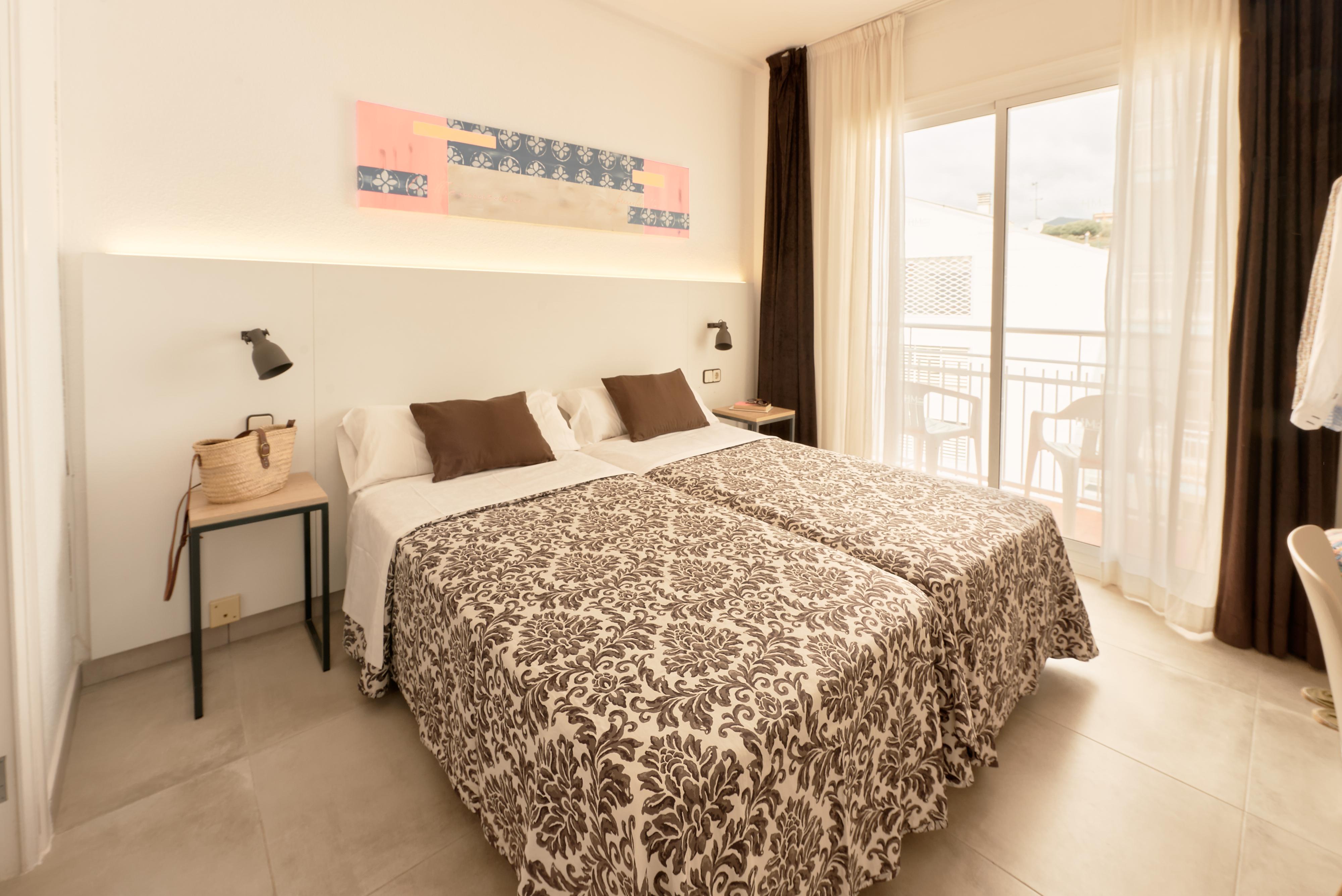 Hotel Miami Калелья Екстер'єр фото